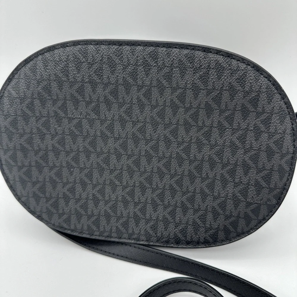Michael Kors Black Saffiano Leather Jet Set Travel OVAL Crossbody Bag Purse EUC‎